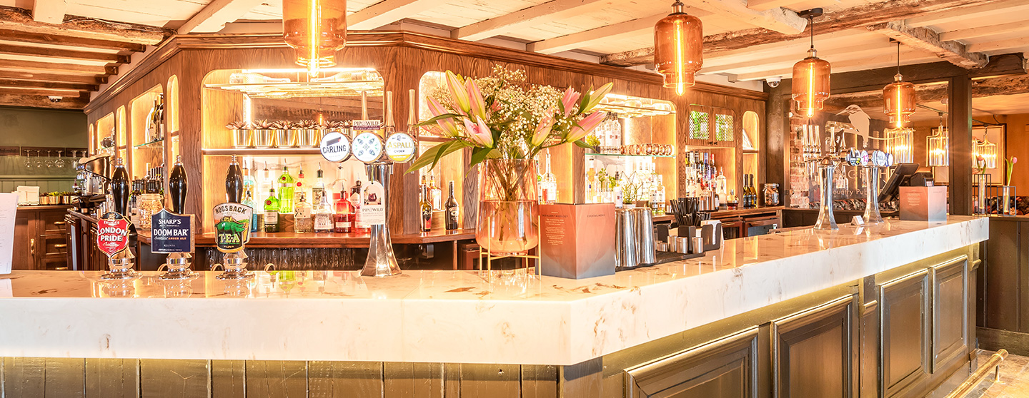 thekingfisherchertsey-pubhero.jpg